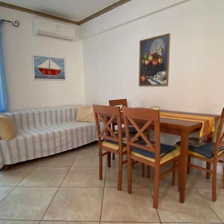 Roula Apartment Néoi Póroi Eksteriør bilde